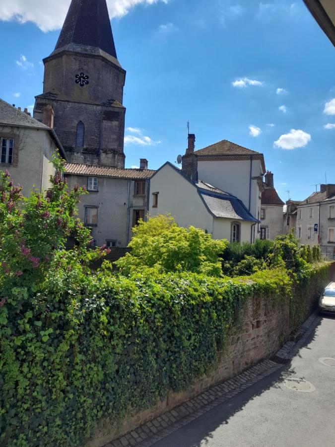 Maison En Ville Avec Terrasse Ensoleillee Et Wi-Fi Magnac-Laval Exterior foto