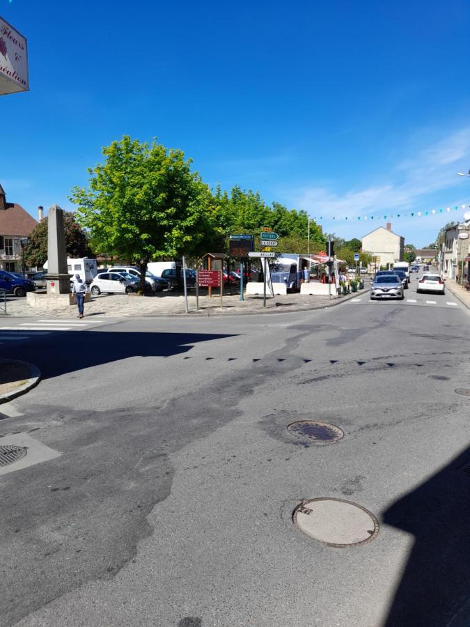 Maison En Ville Avec Terrasse Ensoleillee Et Wi-Fi Magnac-Laval Exterior foto