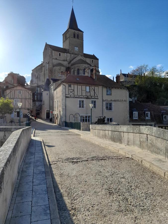 Maison En Ville Avec Terrasse Ensoleillee Et Wi-Fi Magnac-Laval Exterior foto