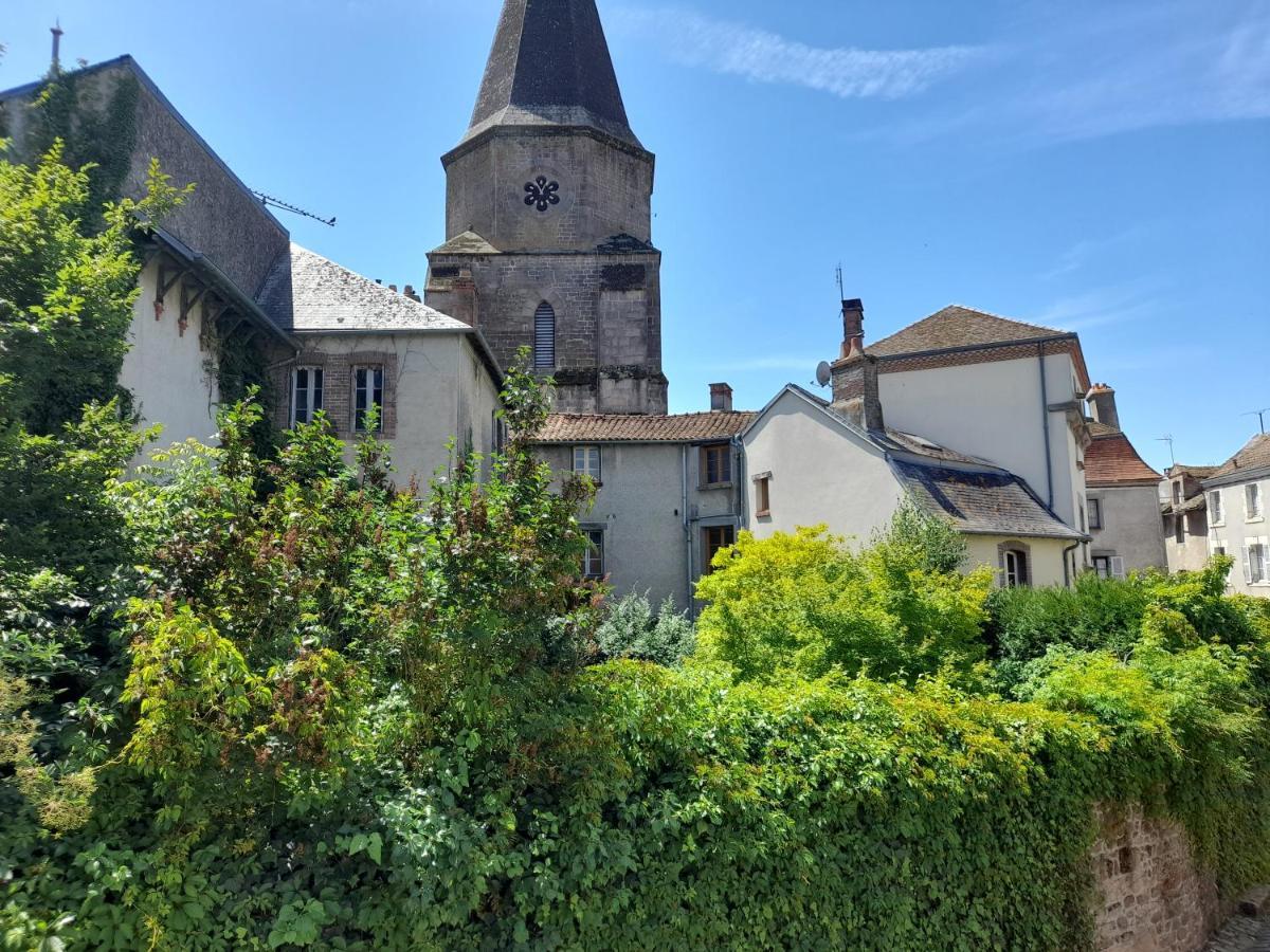 Maison En Ville Avec Terrasse Ensoleillee Et Wi-Fi Magnac-Laval Exterior foto