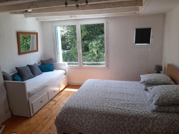 Maison En Ville Avec Terrasse Ensoleillee Et Wi-Fi Magnac-Laval Exterior foto